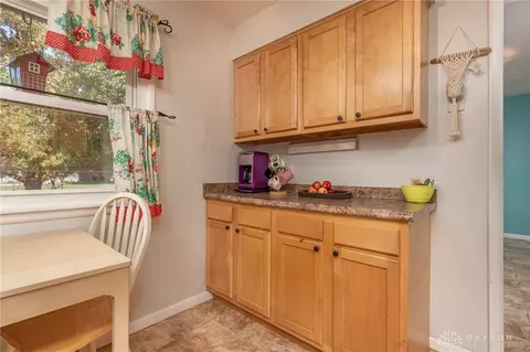 2817 W Jackson Rd, Springfield, OH 45502 photo 8