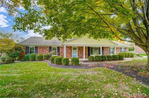 1921 Cortina Dr, Dayton, OH 45459