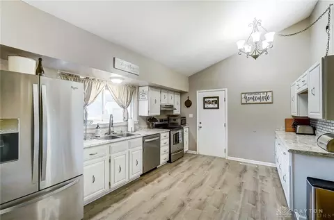 4008 Glenheath Dr, Kettering, OH 45440 photo 13