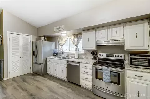 4008 Glenheath Dr, Kettering, OH 45440 photo 16