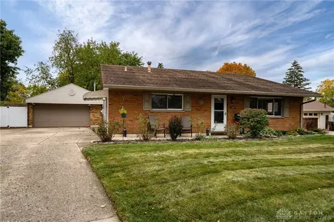 1881 Bordeaux Dr, Fairborn, OH 45324