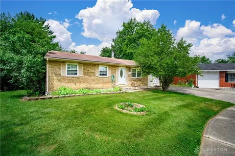 1136 Buckskin Trl, Xenia, OH 45385