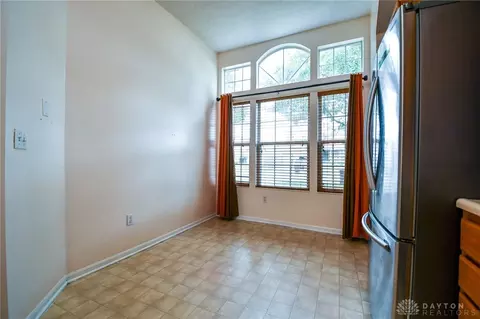1452 Glenn Abbey Dr, Kettering, OH 45420 photo 9