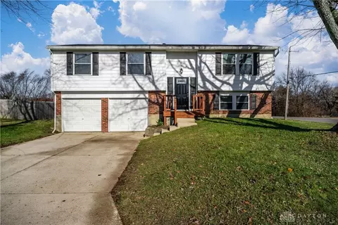 100 Lexington Farm Rd, Englewood, OH 45322