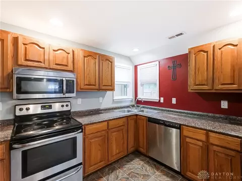 209 S Grove St, Blanchester, OH 45107 photo 4