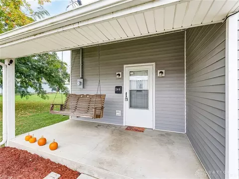 209 S Grove St, Blanchester, OH 45107 photo 2