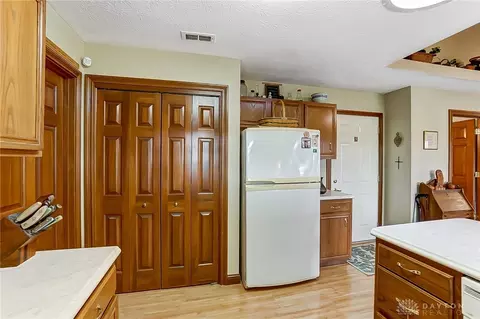 1784 Willow Ridge Ct, Springfield, OH 45502 photo 23