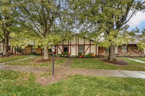 766 Pine Needles Dr, Dayton, OH 45458