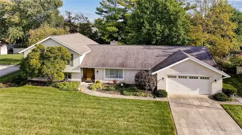 6834 Swissway Dr, Dayton, OH 45459