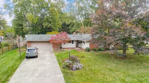 2404 Marcia Dr, Bellbrook, OH 45305