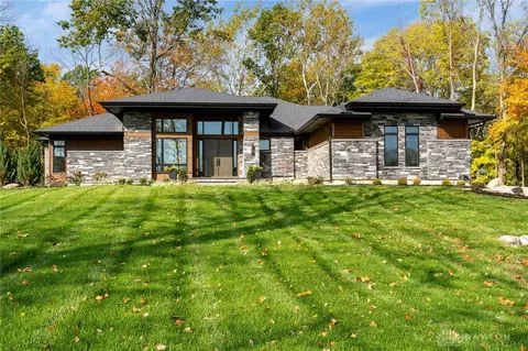 2300 Presley Ct, Lebanon, OH 45036