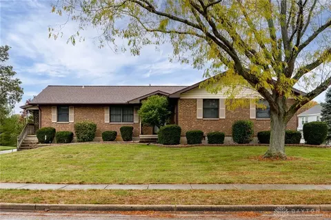 2162 Casa Grande Ct, Xenia, OH 45385