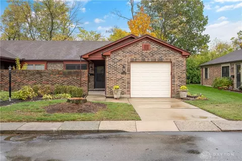 7702 Paragon Commons Cir, Centerville, OH 45459
