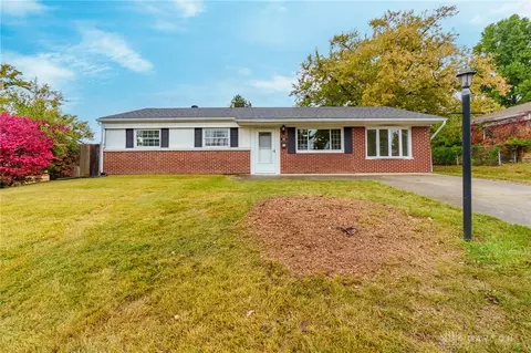 43 W Bonomo Dr, Fairborn, OH 45324
