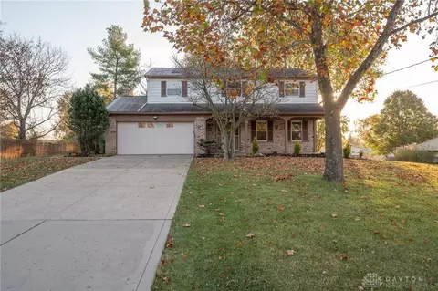 8052 Shadetree Dr, West Chester, OH 45069