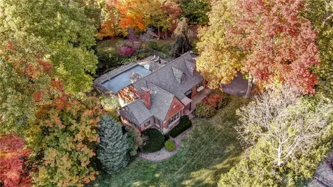 313 Deer Park Cir, Kettering, OH 45429 photo 2