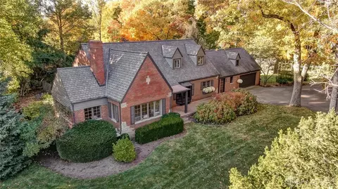 313 Deer Park Cir, Kettering, OH 45429