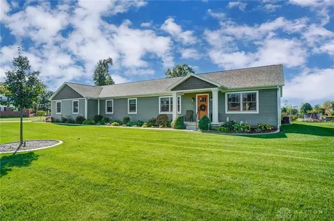 3100 Cricket Ln, Dayton, OH 45414