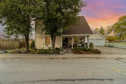 315 Greenville Ave, Ludlow Falls, OH 45339