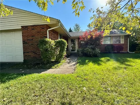 1206 Sherwood Forest Dr, Dayton, OH 45449