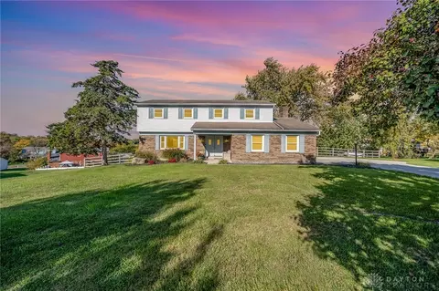 12079 Cantrell Dr, Springdale, OH 45246