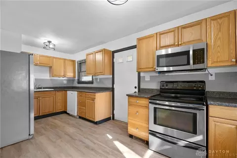 5581 Sharp Rd, Dayton, OH 45432 photo 5