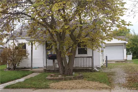 208 Cedarbrook Dr, Piqua, OH 45356
