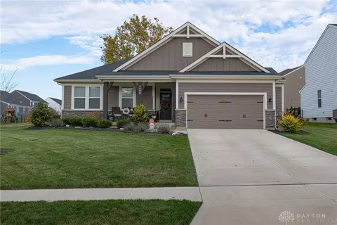 1690 Ardennes Oak Dr, Bellbrook, OH 45305