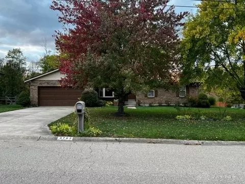 5783 Green Crest Dr, Hamilton, OH 45011