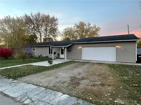 317 Taylor St, Bradford, OH 45308