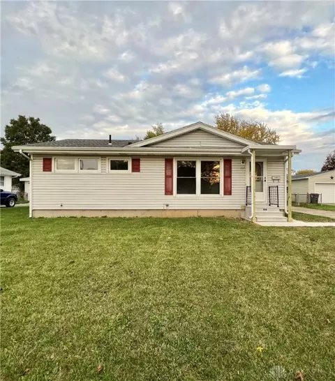 837 Dellwood Dr, Troy, OH 45373
