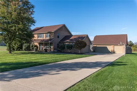 2200 Ernestine Dr, Middletown, OH 45042