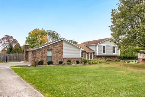 2742 Rhett Dr, Dayton, OH 45434