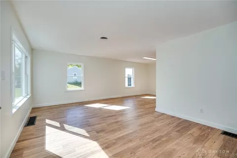 3835 Eileen Rd, Dayton, OH 45429 photo 9