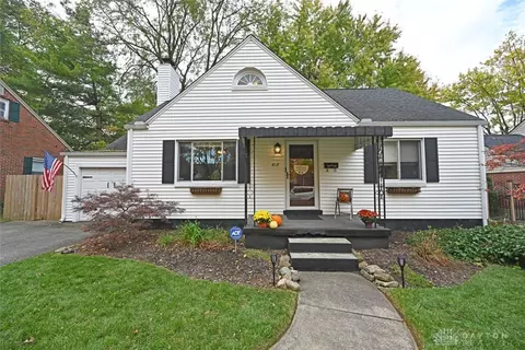 612 Oakview Dr, Kettering, OH 45429