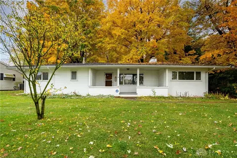 661 Fairview Dr, Carlisle, OH 45005