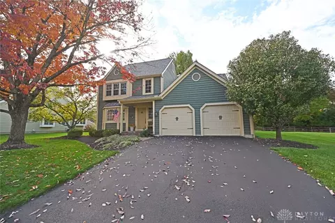 9823 Villageview Ct, Blue Ash, OH 45241