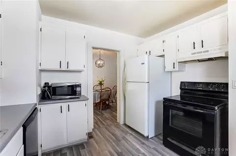 816 Snowhill Blvd, Springfield, OH 45504 photo 8
