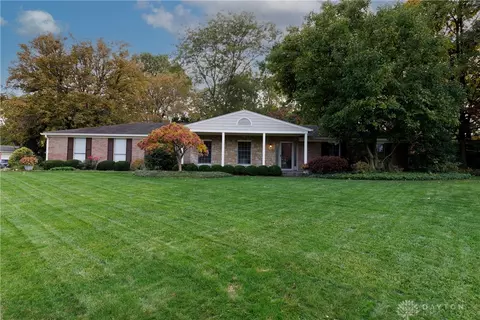 5837 Hithergreen Dr, Dayton, OH 45429