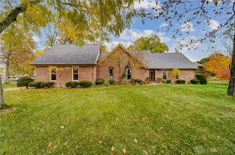 6801 Cedar Valley Ct, Dayton, OH 45414