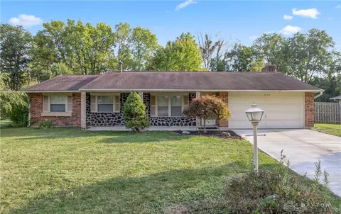 4153 Whitegate Dr, Dayton, OH 45430