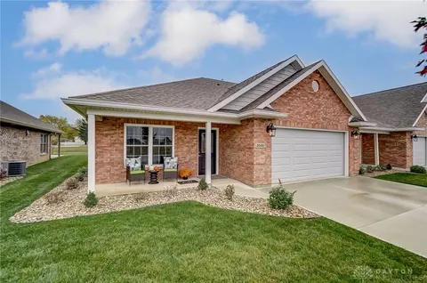 1040 E Bentley Cir, Troy, OH 45373