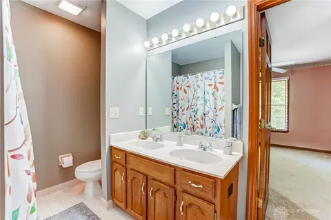 Undisclosed, Cincinnati, OH 45241 photo 23