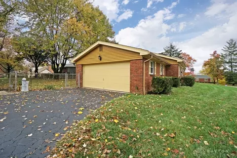 10565 Heathercrest Cir, Cincinnati, OH 45241 photo 4