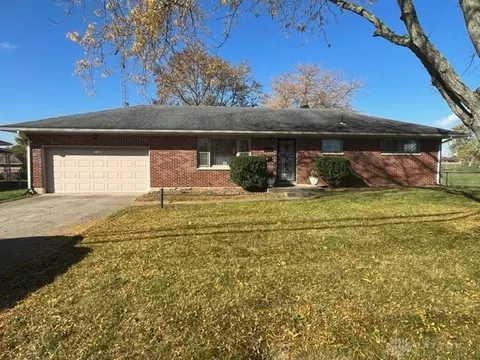 4851 Middle Urbana Rd, Springfield, OH 45503