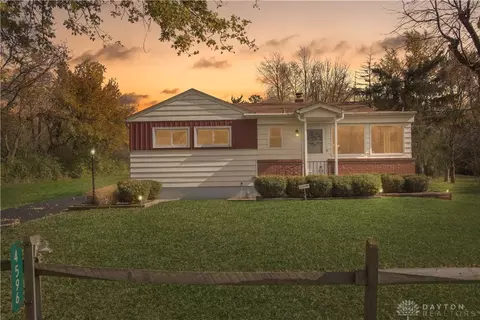 4596 N Fairgreen Ave, Dayton, OH 45416