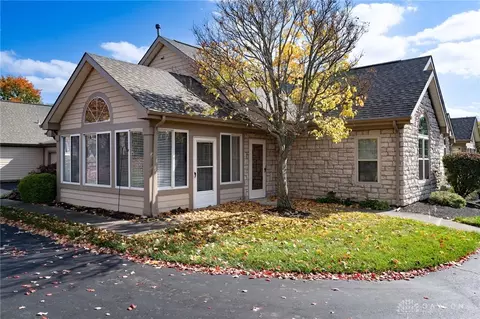32 Villa Pointe Dr, Springboro, OH 45066