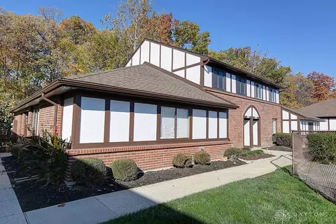 1821 Sheltering Tree Dr, Dayton, OH 45449
