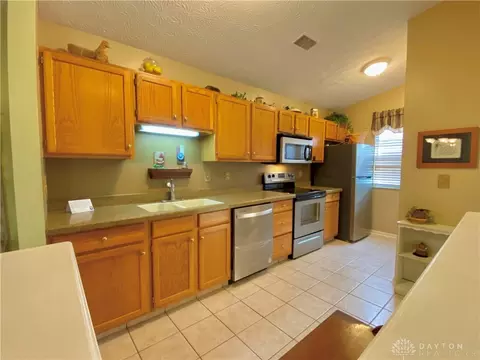 6657 Brigham Sq, Centerville, OH 45459 photo 11