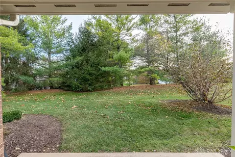 6657 Brigham Sq, Centerville, OH 45459 photo 8